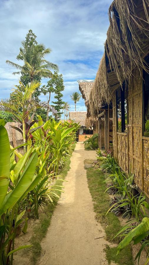 Siargao Tropic Hostel ゼネラル・ルナ エクステリア 写真